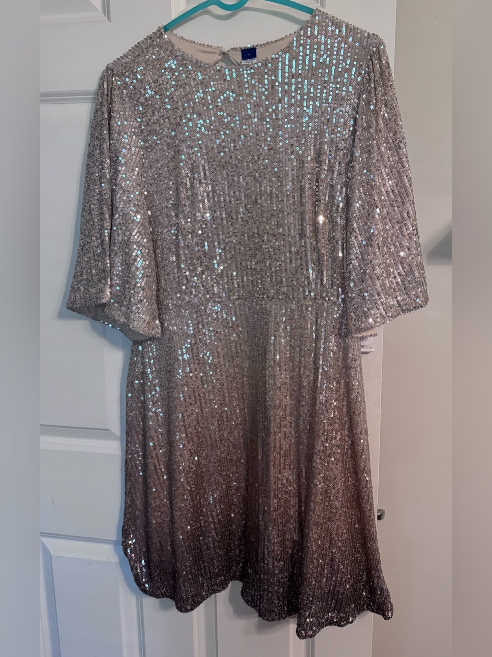 Old Navy Sequin Dress Ombré Gold Beige keyhole back, 3/4 sleeve, Women’s L Large